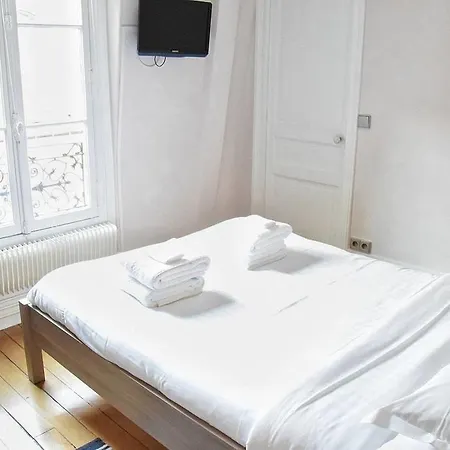 Parisian Style Close To Champs Elysees Paris
