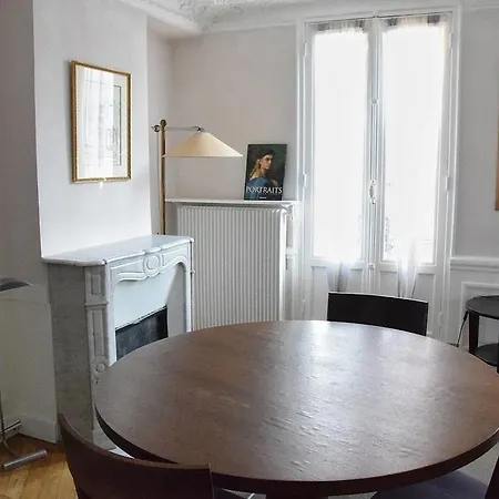 Appartement Parisian Style Close To Champs Elysees Paris